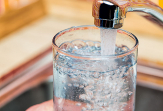 verre d'eau au robinet