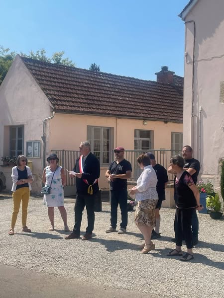 M. Sebillotte entouré de son conseil